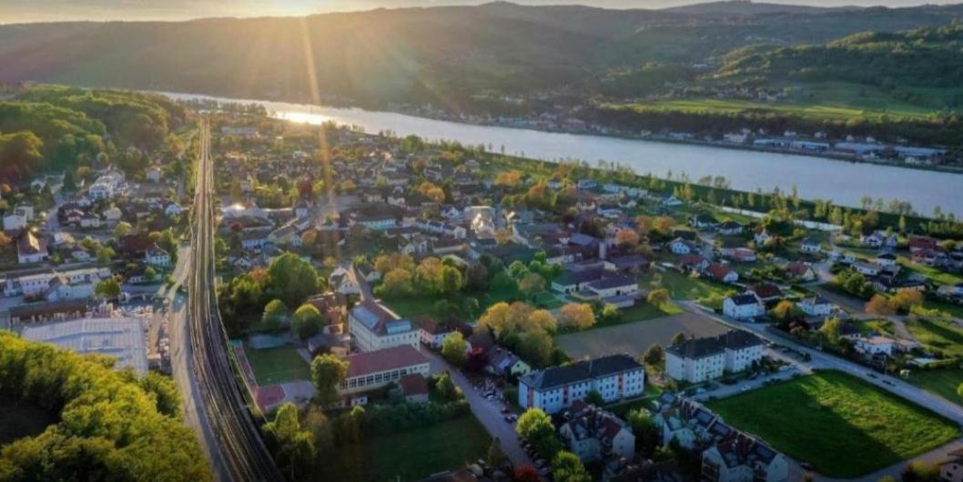 Apartment An Der Donau Krumnussbaum Eksteriør bilde